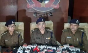 सूरत और मैहर से ऑनलाइन ठगी करने वाली गैंग के 4 आरोपी गिरफ्तार, 1.60 करोड़ रुपये की ठगी की वारदात का पर्दाफाश….सब एडिटर रजनीश पाण्डेय