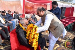 ।। पूर्व छात्रों के मिलन पर आंखें नम हुई।। सह संपादक डॉक्टर आलोक कुमार द्विवेदी हरिद्वार