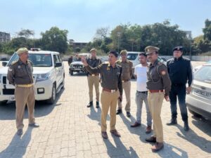 कानपुर – पुलिस उपायुक्त यातायात कानपुर पुलिस महोदय श्री रवीन्द्र कुमार द्वारा कई जगह का निरीक्षण किया गया।सह संपादक पंकज कुमार गुप्ता