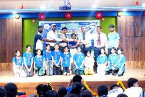 पिरान कलियर। बाजूहेड़ी स्थित हरिद्वार यूनिवर्सिटी रुड़की के प्रांगण में हरिद्वार बिगेस्ट खो-खो प्रीमियर लीग-2025अंडर-16 जूनियर बालक-बालिका का आयोजन किया गया।