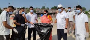 माननीय महापौर, कानपुर नगर, श्रीमती प्रमिला पाण्डेय एवं पुलिस विभाग के उच्चाधिकारियों की गरिमामयी उपस्थिति में गंगा सफाई अभियान