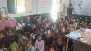 कृमिनाशन अभियान के अंतर्गत कुम्हार्रा प्राथमिक शाला में कार्यक्रम आयोजित