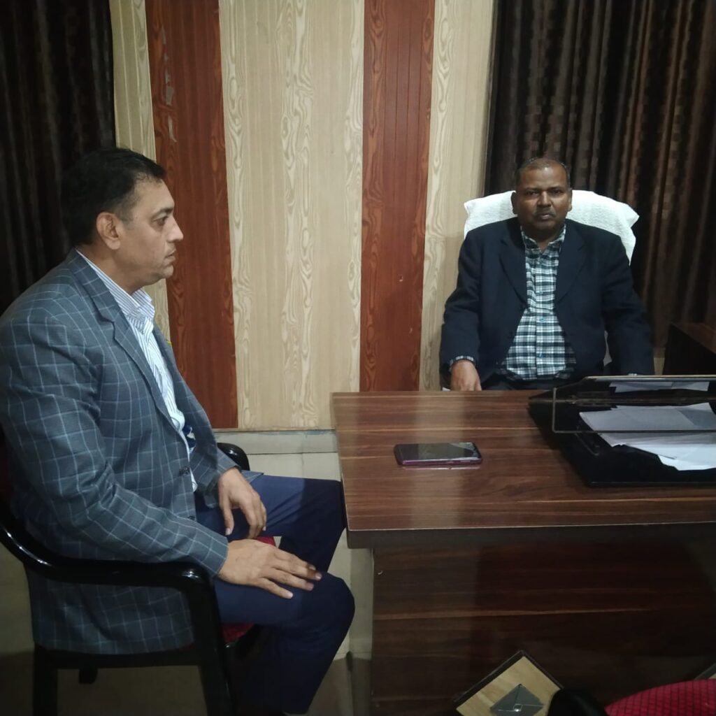 मथुरा में पोलियो अभियान की तैयारियों की समीक्षा, सीएमओ डॉ. राधा बल्लभ का सीएचसी बलदेव पर औचक निरीक्षण