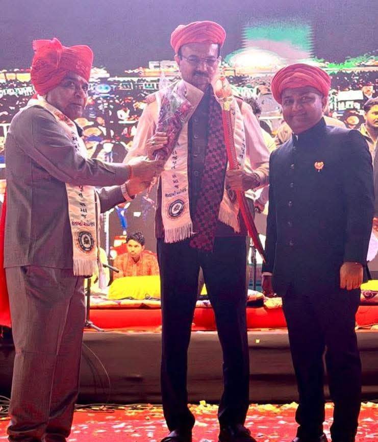 ગોધરા ખાતે પંચમહાલ જિલ્લા રાજપૂત સમાજના “શતાબ્દી મહોત્સવ 2026” નિમિત્તે ભવ્ય લોકડાયરો