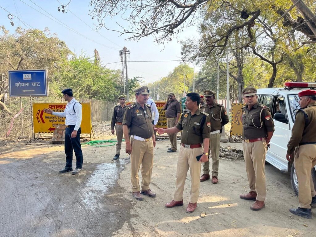 पुलिस उपायुक्त यातायात श्री रवीन्द्र कुमार द्वारा थाना क्षेत्र कैंट के अंतर्गत कोयला घाट पर निर्माणाधीन पुलिया स्थल का भौतिक निरीक्षण